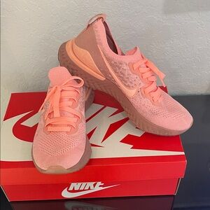Nike Women's Flyknit Epicreact Coral Pink. Size 8